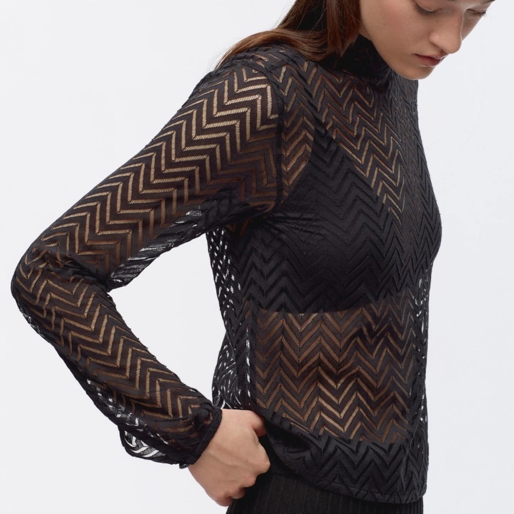 KOTN NWT Black Fitted Graphic Blouse with Mandarin Collar